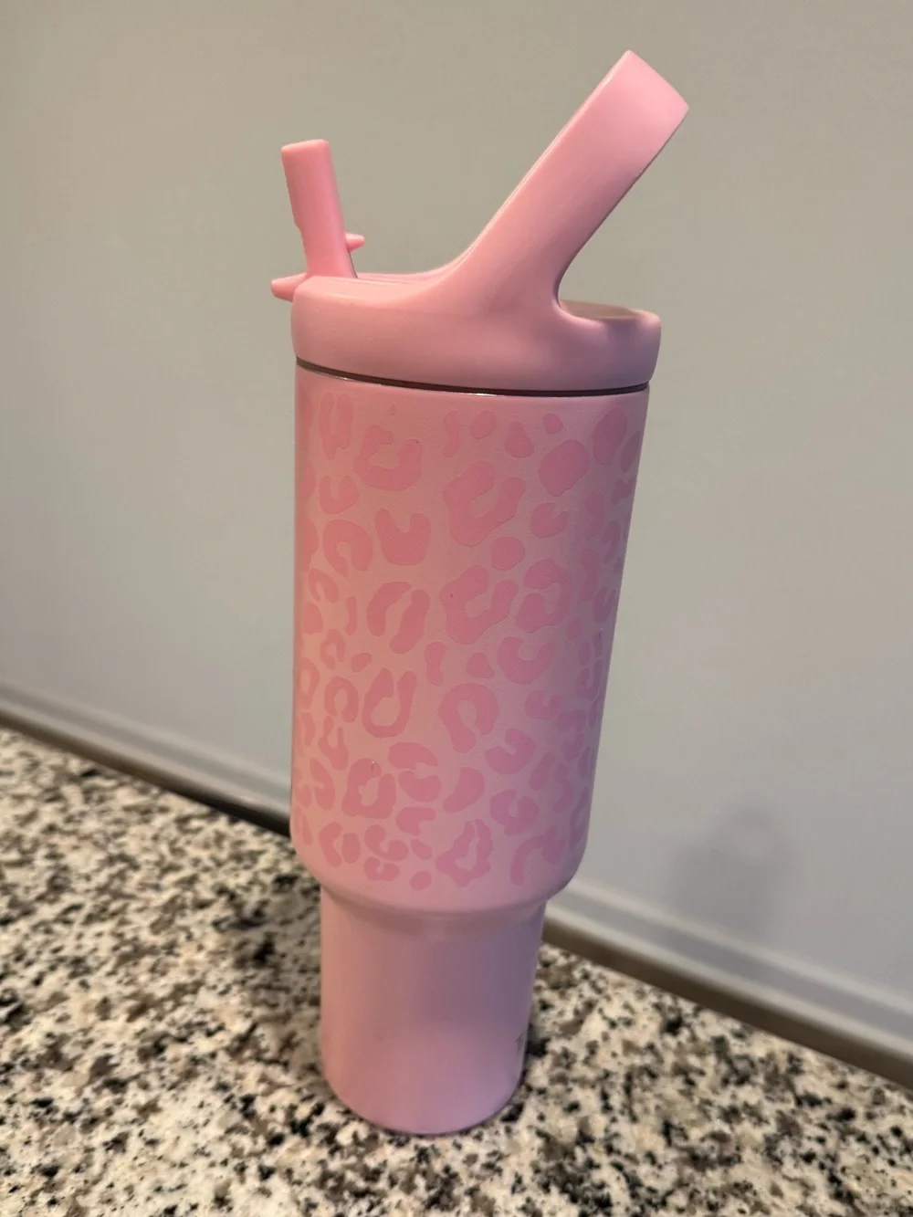 Pink Leopard-Print 40oz Drink Bottle with Easy Carry Handle